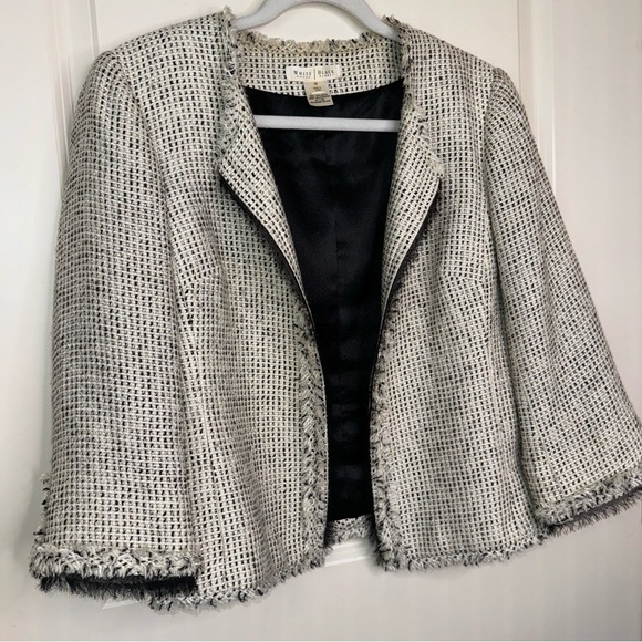 WHBM Tweed Fringe Jacket Black White 3/4 Sleeves Sz 12 - Picture 5 of 17